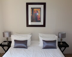Hotelli Vair'S Place Guest House In Sandton Paulshof - Apartment, Lux Suites & Spa (Sandton, Etelä-Afrikka)