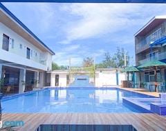 Khách sạn Q Beach Resort (Cabangan, Philippines)