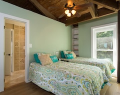 Koko talo/asunto Gorgeous 2 Bedroom Bayside House On Windward Side Of Oahu (Kahaluu, Amerikan Yhdysvallat)