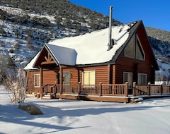 Entire House / Apartment New! Beautiful Oakley Cabin W/ Hot Tub & Views! (Oakley, USA)