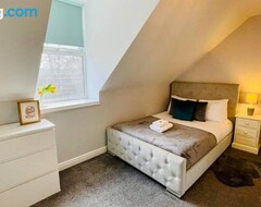 Cijela kuća/apartman 4 Bed House + Garden Ideal For Contractors&families (Rowley Regis, Ujedinjeno Kraljevstvo)