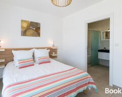 Toàn bộ căn nhà/căn hộ Holiday House Bisène For 2 - 6 Persons With 2 Bedrooms - Holiday House (Sainte-Lucie-de-Tallano, Pháp)