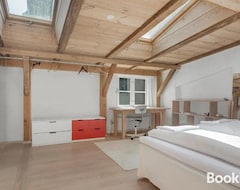 Koko talo/asunto Cosy City Apartment Perfect For A Family Or Group (Kööpenhamina, Tanska)