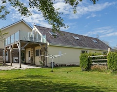 Toàn bộ căn nhà/căn hộ Close Vark Farmhouse - A Holiday Cottage That Sleeps 2 Guests In 1 Bedroom (Douglas, Vương quốc Anh)