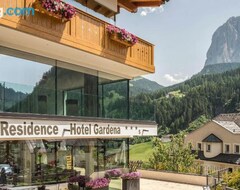 Khách sạn Hotel Residence Gardena Dolomites 2 (Santa Cristina Gherdëina, Ý)
