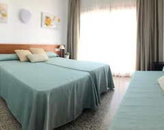 Khách sạn Hotel SUR (Cala Bona, Tây Ban Nha)