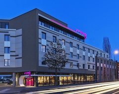 Khách sạn Moxy Duesseldorf South (Dusseldorf, Đức)