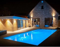 Hele huset/lejligheden Villa With Swimming Pool In Erembodegem (Aalst, Belgien)