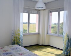 Toàn bộ căn nhà/căn hộ Apartment With Swimming Pools And Park A Stone'S Throw From The Sea (Marcellina, Ý)