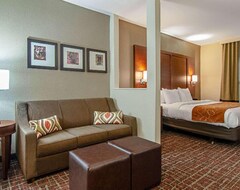 Khách sạn Holiday Inn Express & Suites Dallas/Stemmons FwyI-35 E (Dallas, Hoa Kỳ)