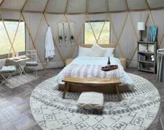 Koko talo/asunto Private Yurt On 100+ Acre Tree Farm Near Ski Hills (Port Perry, Kanada)