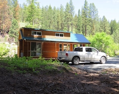 Toàn bộ căn nhà/căn hộ Antone Creek Lodge. Stay In Mountains In Richs Portable Cabins Cdl #4 (North Powder, Hoa Kỳ)