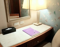 Hotel Elegance (Neihu District, Tayvan)