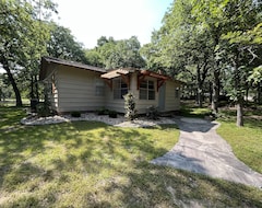 Casa/apartamento entero Owl Hoot Lake Retreat- Dock, Beach & Wooded Haven! (Eufaula, EE. UU.)