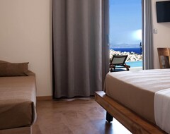 Tüm Ev/Apart Daire Four (4) Luxury Apartments With Pool (Ano Syros, Yunanistan)