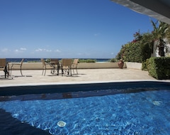 Hotelli South Ocean Villa 402 (Hastings, Barbados)