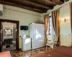 Hotel Villa Policreti (Aviano, Italija)