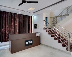 Khách sạn Oyo Hotel North View (Meerut, Ấn Độ)