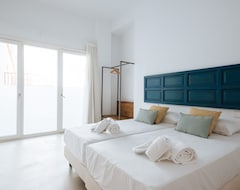 Hotel Eva Recommends Castellar Pool & Terrace (Sevilla, Španjolska)