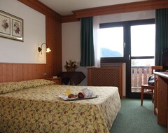 Khách sạn Hotel Nigritella (Selva di Cadore, Ý)