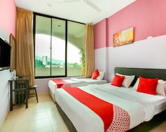Hotelli Oyo 43933 Ferringhi Stay Iinn (Batu Ferringhi, Malesia)