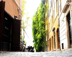 Koko talo/asunto Edoardos Historic Apartment (Rooma, Italia)