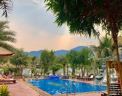 Hotel Savanh Villa View (Vang Vieng, Laos)