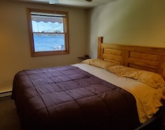 Entire House / Apartment Enjoy A Relaxing Vacation On A Lake (1 Bedroom (sleeps 4) ) (Kiel, USA)