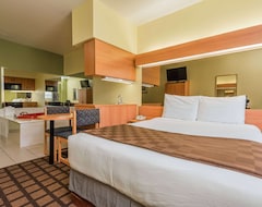 Microtel Inn & Suites by Wyndham Ft. Worth North/At Fossil (Fort Worth, ABD)