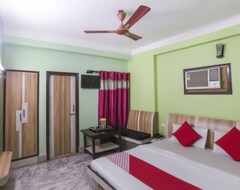 Oyo 60609 Hotel Tanushree (Tarapith, Hindistan)
