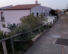 Cijela kuća/apartman Beach House With Panoramic Terrace On The Beach Of Portu Maga (Arbus, Italija)