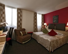 Khách sạn Hotel de Selves (Sarlat-la-Canéda, Pháp)