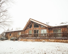 Entire House / Apartment Road 6 Farm - Modern, Rural Cabin (Henderson, USA)