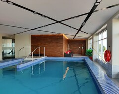 Casa/apartamento entero Luxurious Condo W/ Pool, Sauna, Rooftop Terrasses (Laval, Canadá)