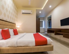 Hotel OYO 4035 SPG Grand (Hyderabad, India)