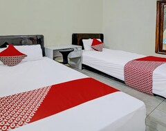 Hotel Oyo 92312 A+ Cozy Rooms (Kediri, Indonezija)