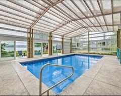 Koko talo/asunto Luxury Waterfront Home W/ Pool On The Puget Sound! (Clinton, Amerikan Yhdysvallat)