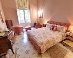 Hotel Cavour 10 (Florence, Italy)