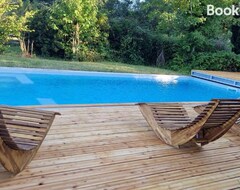 Cijela kuća/apartman Escapade (La Douze, Francuska)