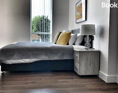Toàn bộ căn nhà/căn hộ Amazing Brand New 2 Bed/2 Bath Luxury Apartment (Bushey, Vương quốc Anh)