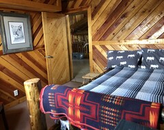 Entire House / Apartment Secluded Authentic Log Lodge At 9000 Feet Elevation In Nm Sangre De Cristo Mtns (Idalia, USA)
