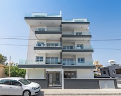 Cijela kuća/apartman Sanders Cruise - Spacious Studio Apt. W/balcony (Limassol, Cipar)