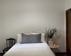Koko talo/asunto Lovely 2 Bedroom Apartment With A Patio - Villeray (Montreal, Kanada)
