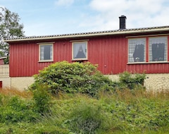Entire House / Apartment 6 Person Holiday Home In Halsanaustan (Halsa, Norway)
