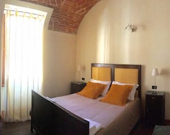 Hotelli Villa Scati Bed and Breakfast (Melazzo, Italia)
