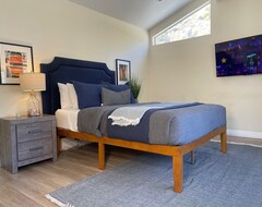 Cijela kuća/apartman Wake Up To Your Private Beach - Malibu Oceanfront Home (Malibu, Sjedinjene Američke Države)