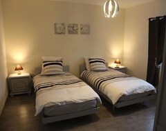 Koko talo/asunto Gite DuniÈres, 3 Bedrooms, 6 Persons (Dunières, Ranska)