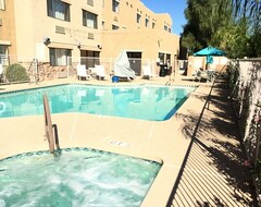 Khách sạn Comfort And Convenience In Red Lion Goodyear Phoenix! Pet-friendly, Pool (Goodyear, Hoa Kỳ)