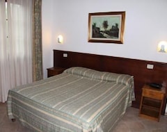 Khách sạn Hotel Tris (Orbetello, Ý)