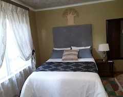 Entire House / Apartment Victoria Oaks Guesthouse (Victoria West, South Africa)